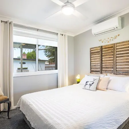 Roskell Retreat Pet Friendly 5 Mins Walk To Beach Callala Beach Exterior photo