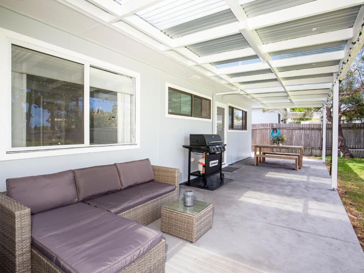 Roskell Retreat Pet Friendly 5 Mins Walk To Holiday home Callala Beach