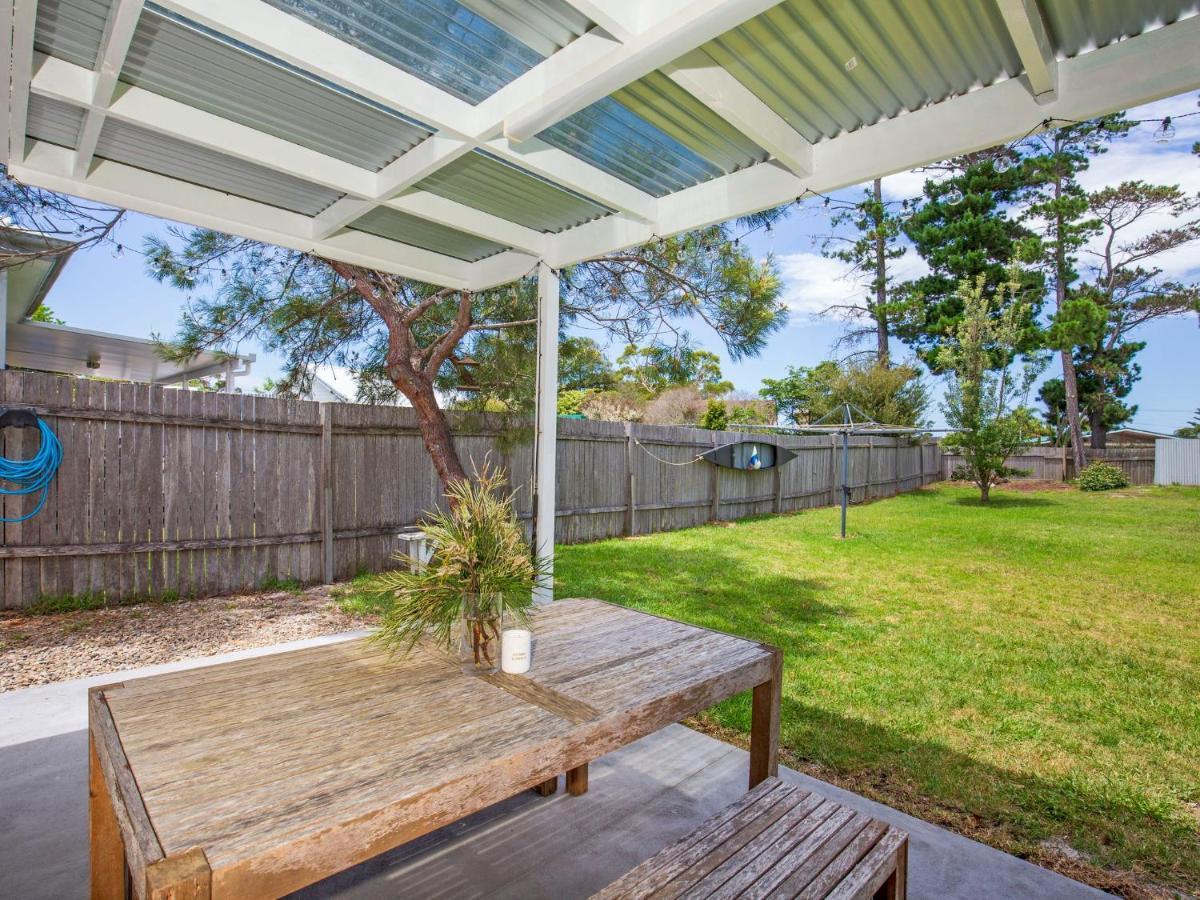 Roskell Retreat Pet Friendly 5 Mins Walk To Holiday home Callala Beach