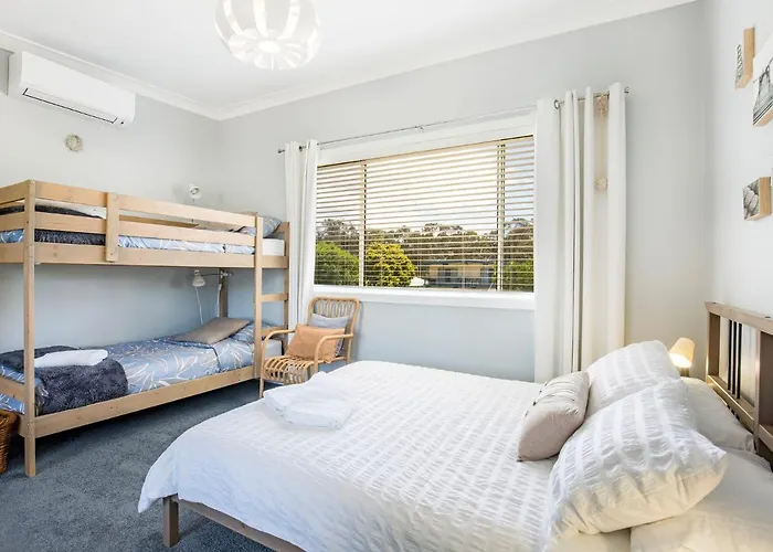 Roskell Retreat Pet Friendly 5 Mins Walk To Beach