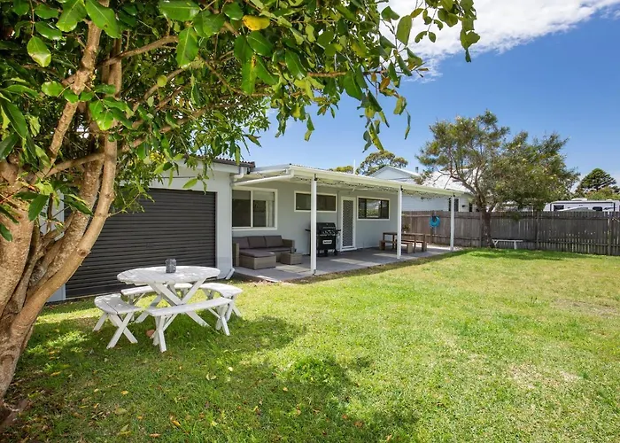 Roskell Retreat Pet Friendly 5 Mins Walk To Beach