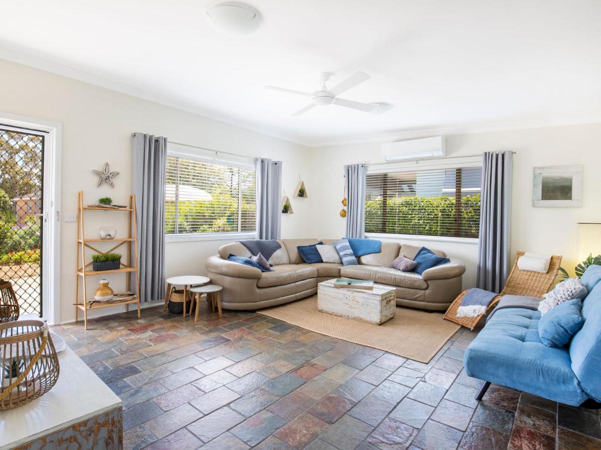 Roskell Retreat Pet Friendly 5 Mins Walk To Holiday home Callala Beach